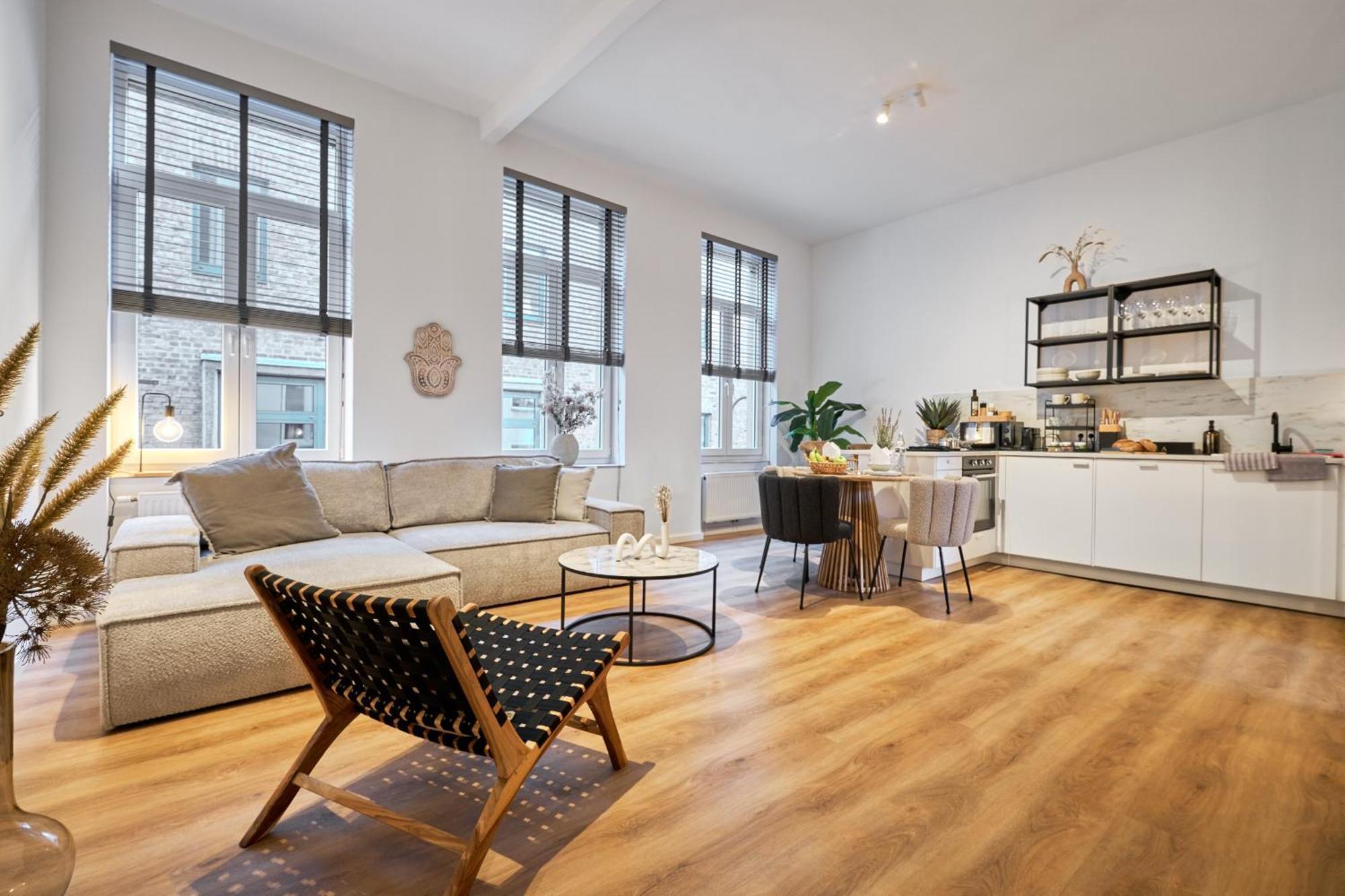 Park Avenue Apartments - Dom Mit Stil - Kueche - Parkplatz - Wlan - 65 Zoll Tv - Netflix Colonia Esterno foto
